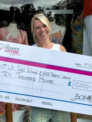 Congratulations to Mrs Lisa Hardman – Our £10,000 Rollover Winner!