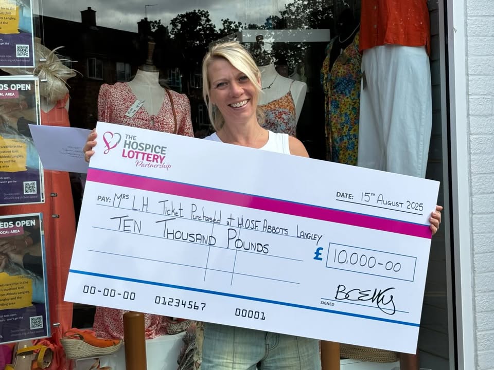 Congratulations to Mrs Lisa Hardman – Our £10,000 Rollover Winner!
